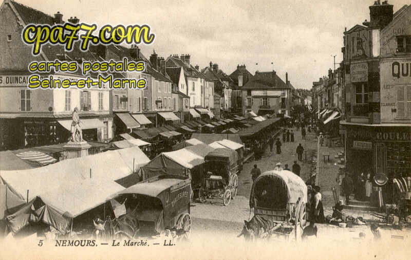 Nemours (Seine-et-Marne) - Le Marché