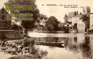 Nemours (Seine-et-Marne) - Une Vue sur le loing vers le Château