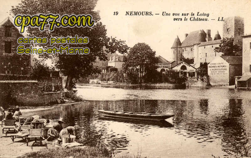Nemours (Seine-et-Marne) - Une Vue sur le loing vers le Château
