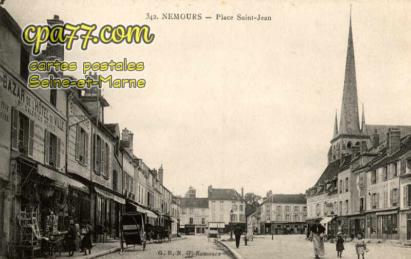 Nemours (Seine-et-Marne) - Place Saint-Jean
