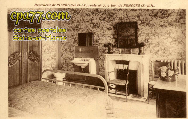 Nemours (Seine-et-Marne) - Hostellerie de Pierre-le-Sault, route n°7, 3km de Nemours (S.-et-M.)- Une Chambre
