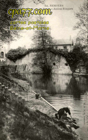 Nemours (Seine-et-Marne) - Les Petits Fossés et Anciens Remparts