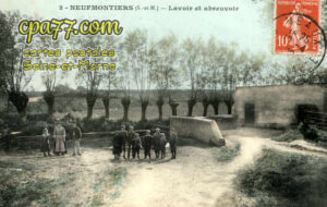 Chauconin Neufmontiers (Seine-et-Marne) - Lavoir et Abreuvoir