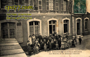 Chauconin Neufmontiers (Seine-et-Marne) - La Mairie et la Maison d&rsquo;Ecole (en l&rsquo;état)