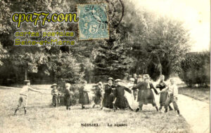 Noisiel (Seine-et-Marne) - Le Square