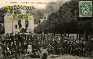 Noisiel (Seine-et-Marne) - La Statue Menier et l&rsquo;Harmonie de Noisiel