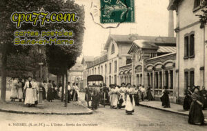 Noisiel (Seine-et-Marne) - L&rsquo;Usine – Sortie des Ouvrières