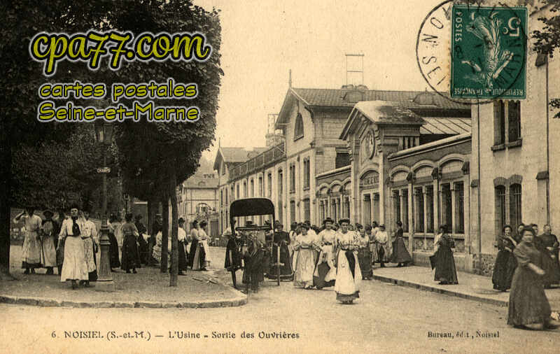 Noisiel (Seine-et-Marne) - L&rsquo;Usine – Sortie des Ouvrières