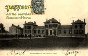 Ozoir La Ferrière (Seine-et-Marne) - Place de la Mairie