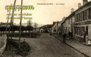 Pierre Levée (Seine-et-Marne) - La Place