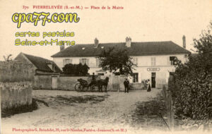 Pierre Levée (Seine-et-Marne) - Place de la Mairie