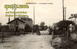 Pontault Combault (Seine-et-Marne) - Le Passage à niveau