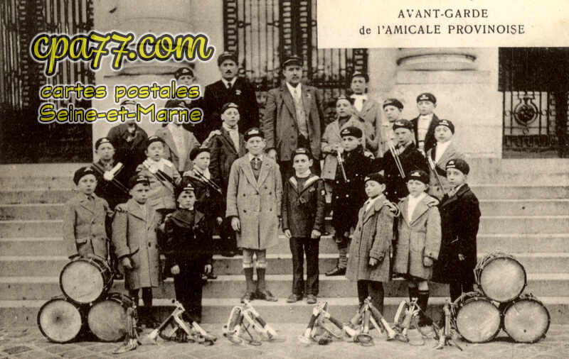 Provins (Seine-et-Marne) - Avant-Garde de l&rsquo;Amicale Provinoise