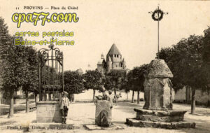 Provins (Seine-et-Marne) - Place du Châtel