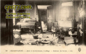 Puisieux (Seine-et-Marne) - Champfleury – Après le bombardement, le pillage – Intérieur du bureau