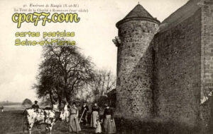 Rampillon (Seine-et-Marne) - Environs de Nangis – La Tour et la Charité à Rampillon (XIIIe siècle)