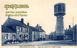 Recloses (Seine-et-Marne) - Place du Pilori et le Café Grison