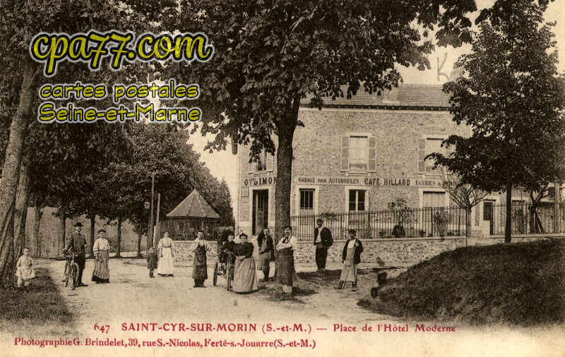 St Cyr Sur Morin (Seine-et-Marne) - Place de l&rsquo;Hôtel Moderne