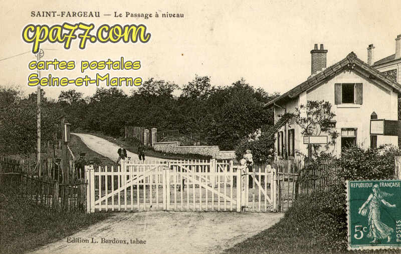 St Fargeau Ponthierry (Seine-et-Marne) - Le Passage à Niveau