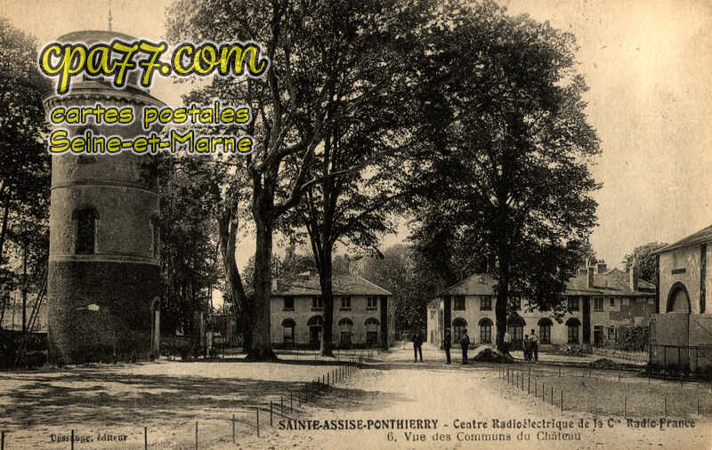 St Fargeau Ponthierry (Seine-et-Marne) - Centre Radioélectrique de la Cie Radio-France – Vue des communs du Château