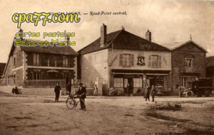 St Hilliers (Seine-et-Marne) - Rond-Point central