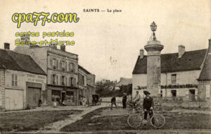 Saints (Seine-et-Marne) - La Place
