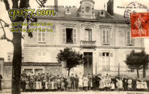 St Soupplets (Seine-et-Marne) - Mairie, sortie de l&rsquo;Ecole