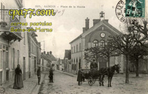 Samois Sur Seine (Seine-et-Marne) - Place de la Mairie