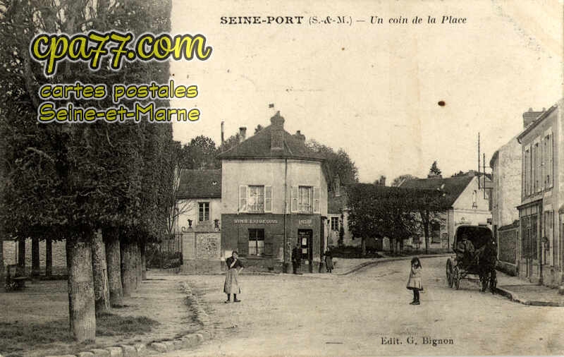 Seine Port (Seine-et-Marne) - Un coin de la Place