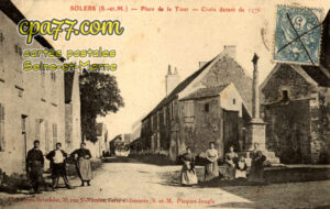 Solers (Seine-et-Marne) - Place de la Tour – Croix datant de 1576
