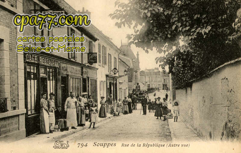 Souppes Sur Loing (Seine-et-Marne) - Rue de la République (autre vue)
