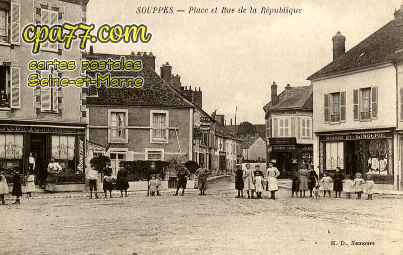 Souppes Sur Loing (Seine-et-Marne) - Place et Rue de la République