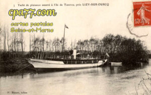 Tancrou (Seine-et-Marne) - Yacht de plaisance amarré à l’île de Tancrou, près Lisy-sur-Ourcq