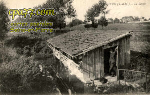 Thieux (Seine-et-Marne) - La Lavoir