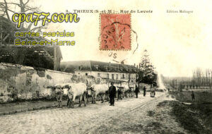 Thieux (Seine-et-Marne) - Rue du Lavoir