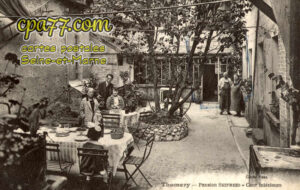 Thomery (Seine-et-Marne) - Pension Seifried – Cour intérieure