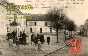Thorigny Sur Marne (Seine-et-Marne) - Place de la Mairie et Fontaine Saint-Martin