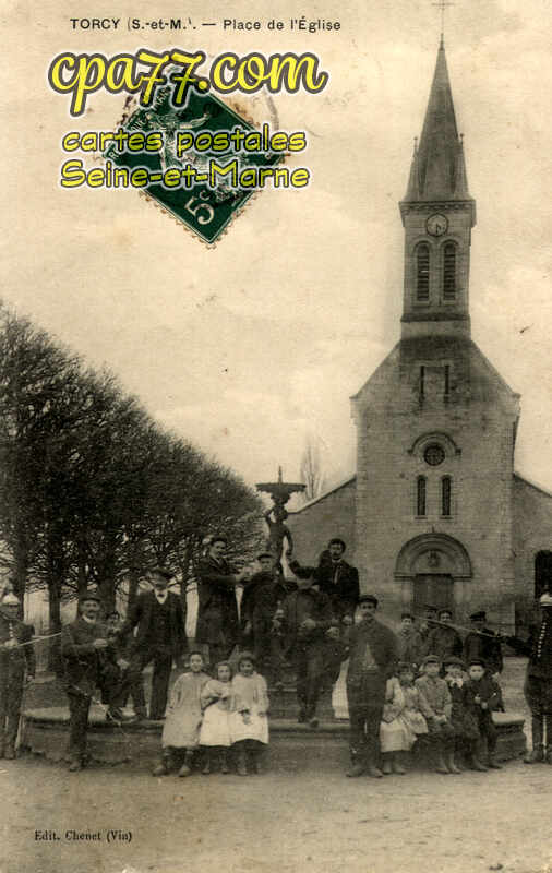 Torcy (Seine-et-Marne) - Place de l&rsquo;Eglise