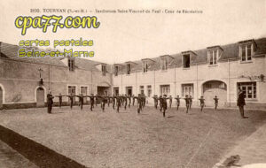 Tournan En Brie (Seine-et-Marne) - Institution Saint-Vincent-de-Paul – Cour de Récréation