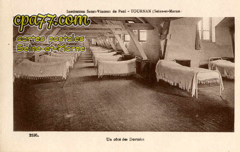 Tournan En Brie (Seine-et-Marne) - Institution Saint-Vincent de Paul – Un côté des Dortoirs