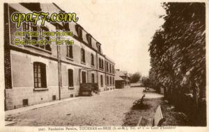 Tournan En Brie (Seine-et-Marne) - Fondation Péreire, Tournan-en-Brie (S.-et-M.) – Tél. n°1 – Cour d&rsquo;honneur