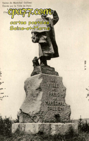 Trilbardou (Seine-et-Marne) - Statue du Maréchal Gallieni. Elevée par la ville de Paris à Trilbardou (Eugène Bénet, Statuaire)