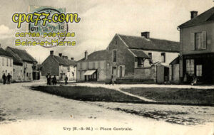 Ury (Seine-et-Marne) - Place Centrale