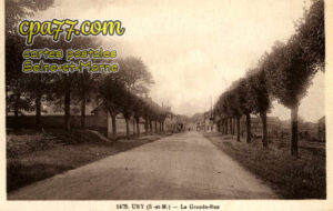 Ury (Seine-et-Marne) - La Grande Rue
