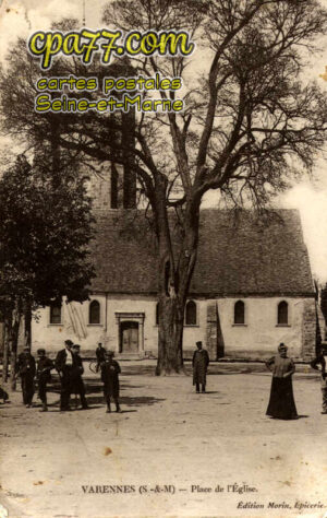 Varennes Sur Seine (Seine-et-Marne) - Place de l&rsquo;Eglise