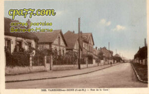 Varennes Sur Seine (Seine-et-Marne) - Rue de la Gare