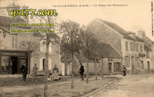 Vaux Le Pénil (Seine-et-Marne) - La Place des Ormessons