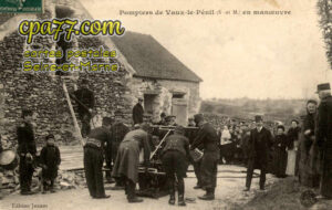 Vaux Le Pénil (Seine-et-Marne) - Pompiers de Vaux-le-Pénil (S.-et-M.) en manoeuvre