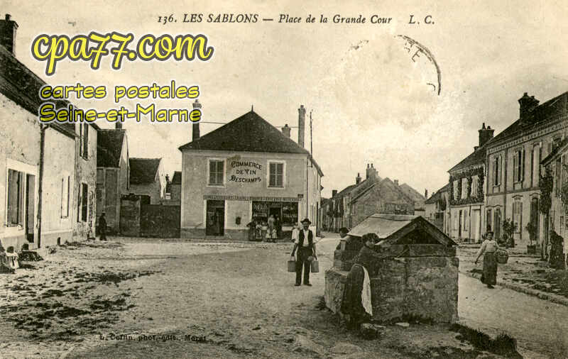 Véneux Les Sablons (Seine-et-Marne) - Place de la Cour