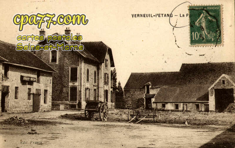Verneuil L'étang (Seine-et-Marne) - La Place